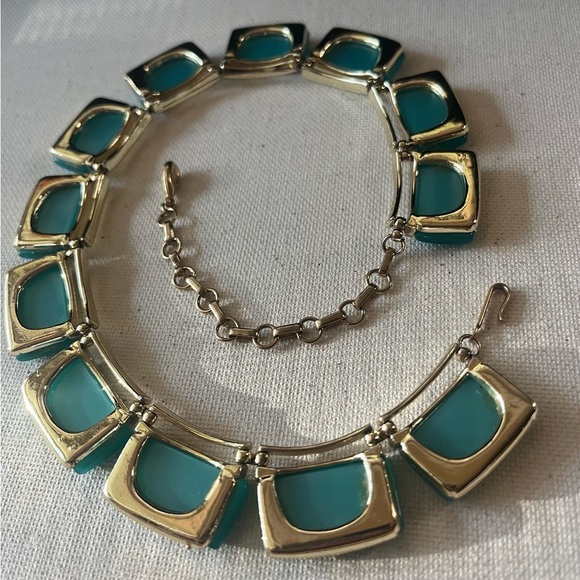 Elegant Gold and Blue Necklace - Picture 3 of 3